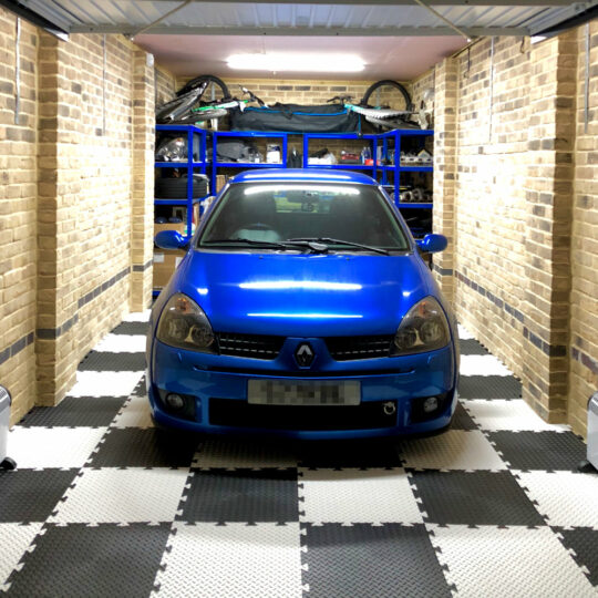 Checker Plate PVC Garage Floor Tile 50cm (Black/White)